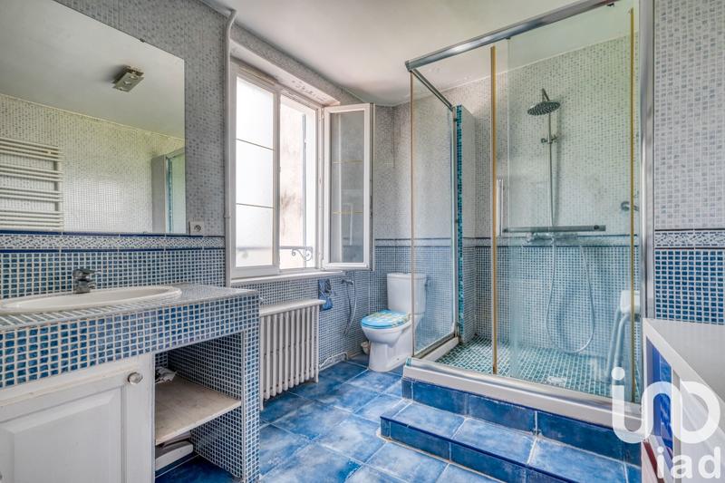 Maison - 200 m² - 8 pièces