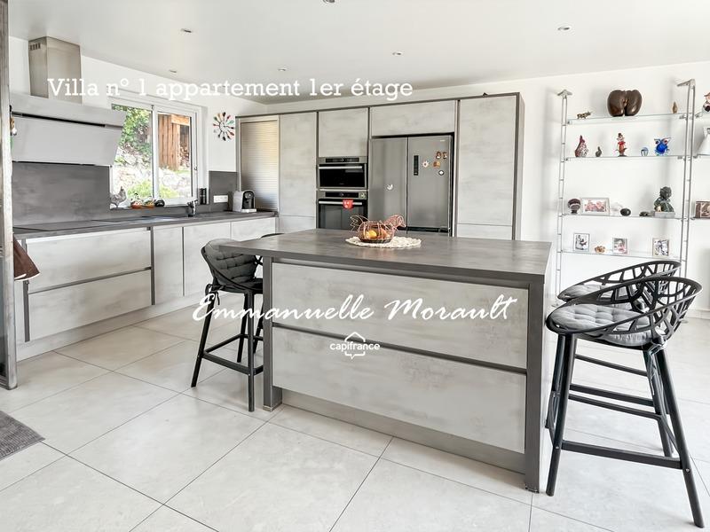 Propriété - 152 m² - 6 pièces