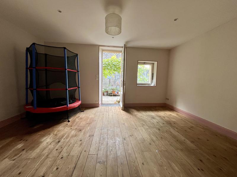 Maison - 177 m² - 7 pièces