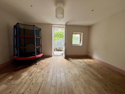 Maison - 177 m² - 7 pièces