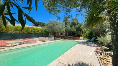 Villa - 630 m² - 26 pièces