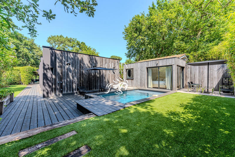 Villa - 220 m² - 7 pièces