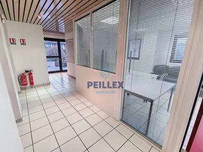 Bureau - 137 m² - 4 pièces