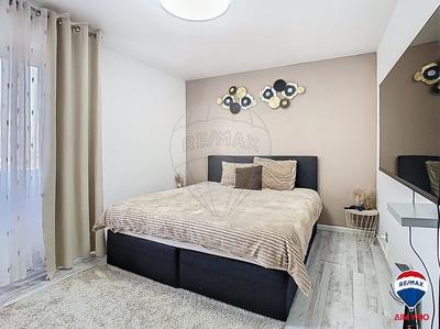 Appartement - 99 m² - 5 pièces