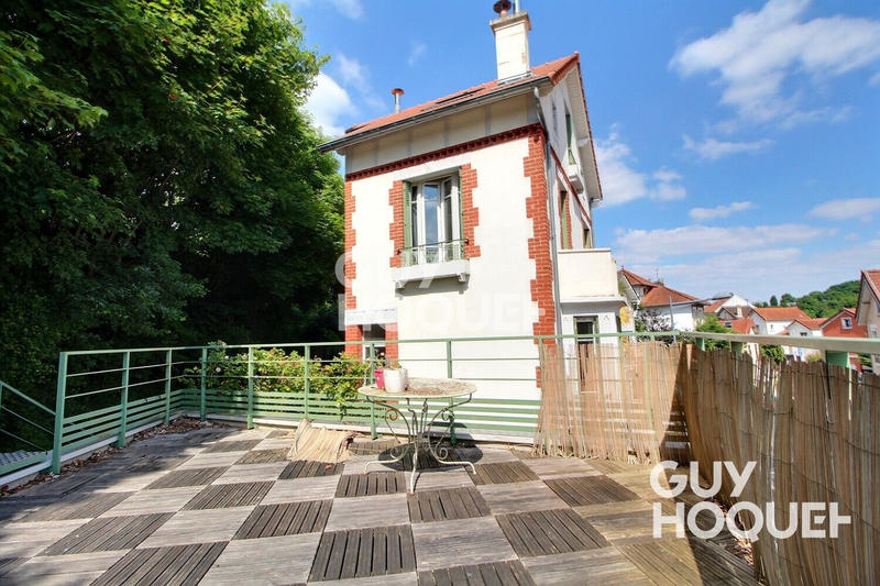 Maison - 180 m² - 7 pièces