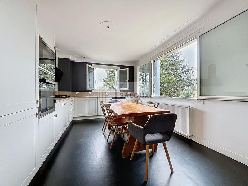 Maison - 267 m² - 8 pièces