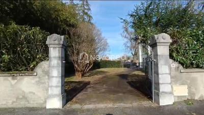 Terrain constructible - 1 073 m²