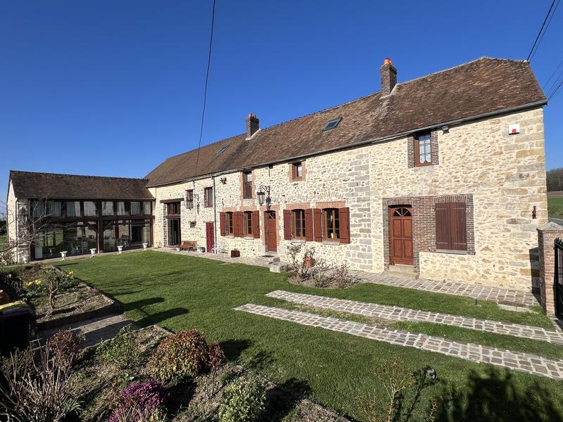 Longère - 418 m² - 14 pièces