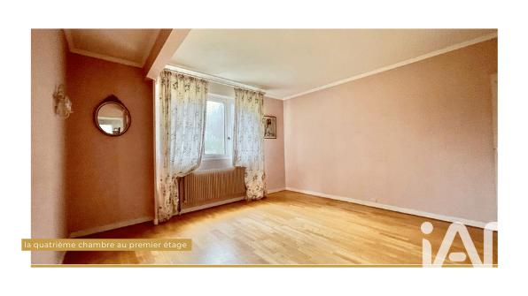 Maison - 176 m² - 13 pièces