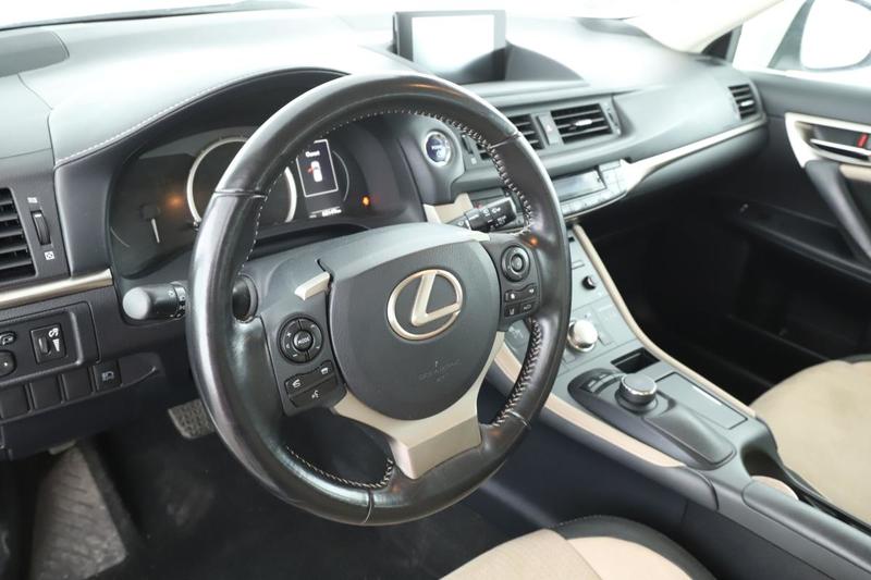 Lexus Ct 200h 136 ch