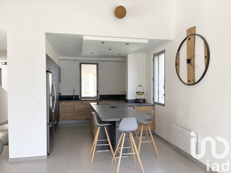 Maison - 256 m² - 7 pièces