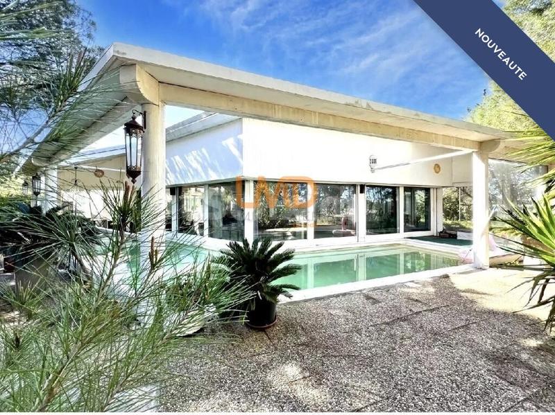 Maison d'architecte - 405 m² - 8 pièces