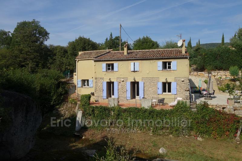 Propriété - 250 m² - 8 pièces