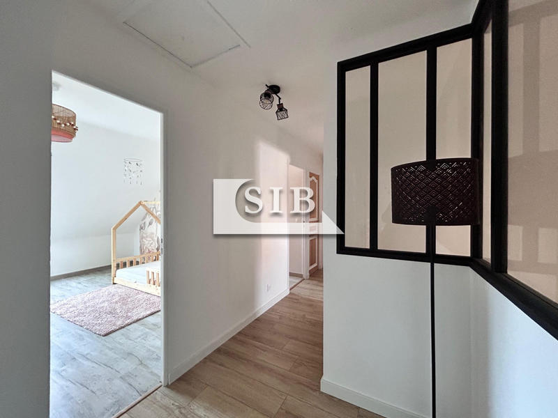 Maison - 168 m² - 8 pièces