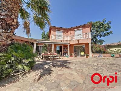 Villa - 252 m² - 5 pièces