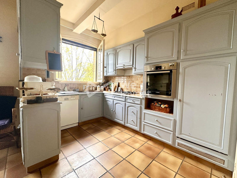 Maison - 206 m² - 8 pièces