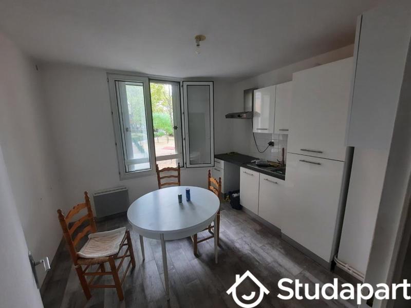 Chambre - 11 m² - 1 pièce