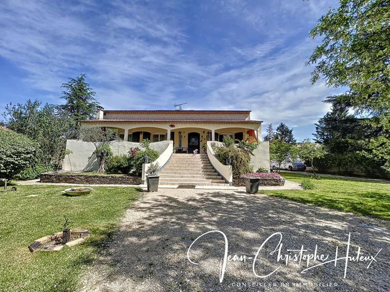 Villa - 200 m² - 8 pièces