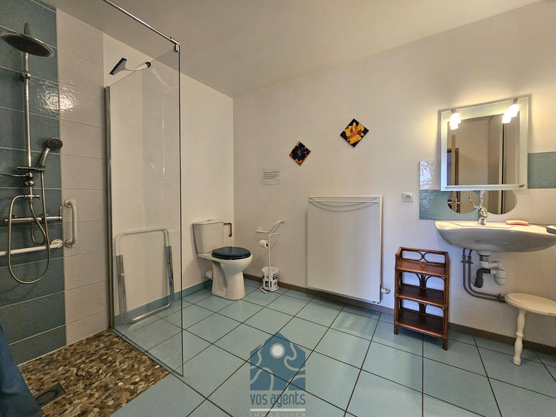 Propriété - 300 m² - 9 pièces