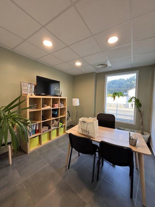 Local commercial - 70 m² - 3 pièces