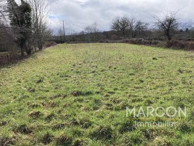 Terrain constructible - 1 868 m²