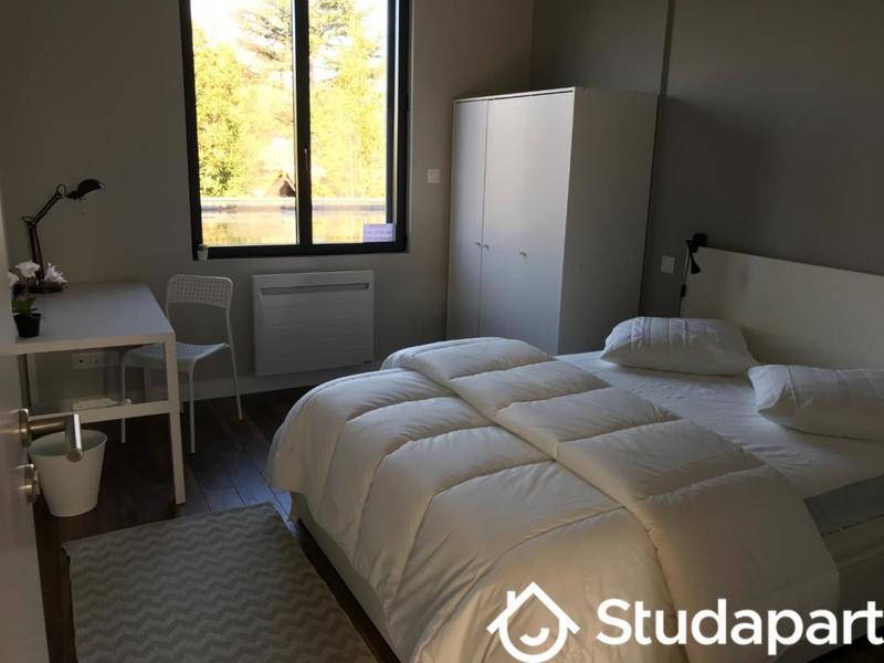 Chambre - 11 m² - 1 pièce