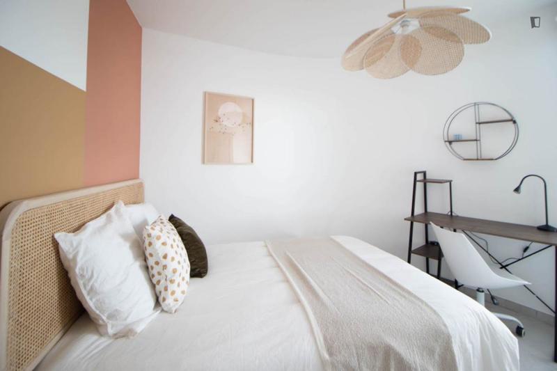 Chambre - 10 m² - 5 pièces