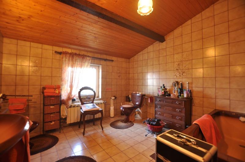 Maison - 280 m² - 9 pièces