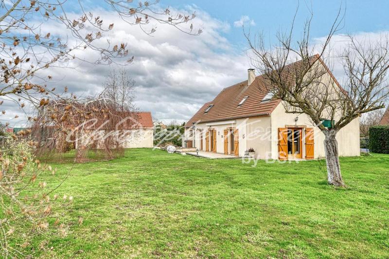 Maison - 180 m² - 7 pièces