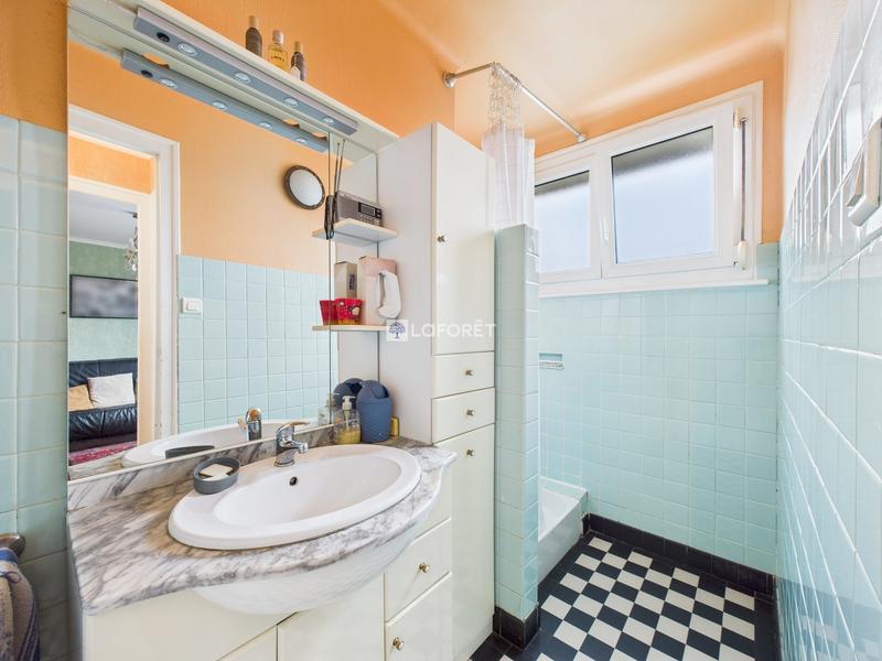 Maison traditionnelle - 121 m² - 6 pièces