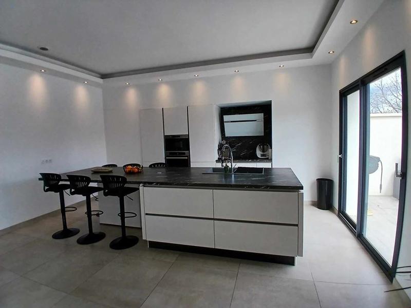 Villa - 230 m² - 6 pièces