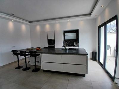 Villa - 230 m² - 6 pièces