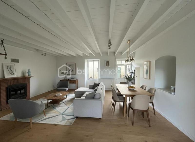 Maison ancienne - 241 m² - 9 pièces