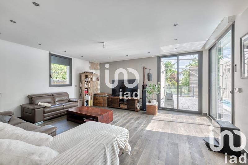 Maison - 343 m² - 9 pièces