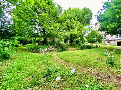 Maison ancienne - 376 m² - 8 pièces