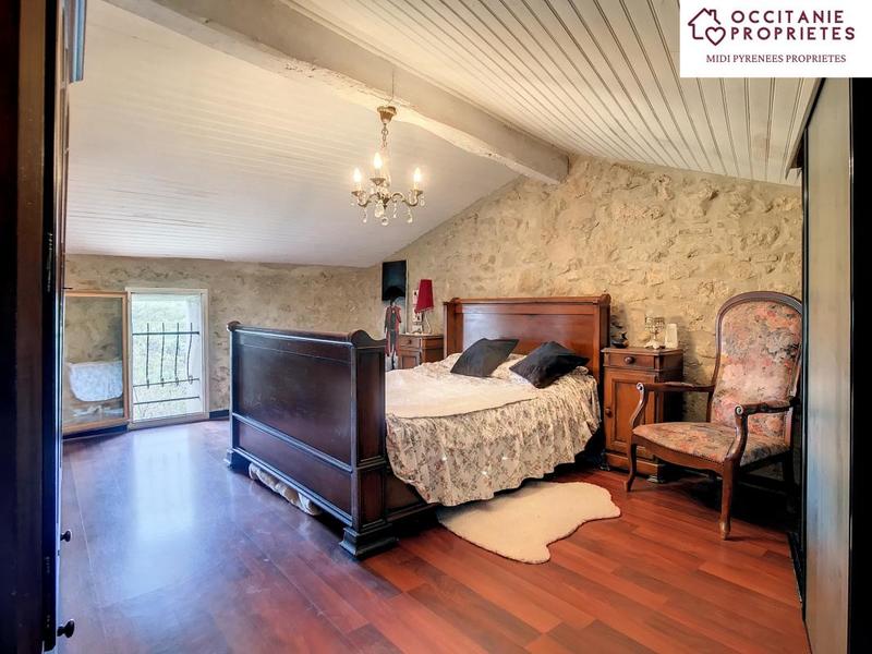 Maison en pierre - 170 m² - 5 pièces