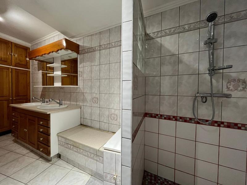 Demeure - 145 m² - 5 pièces