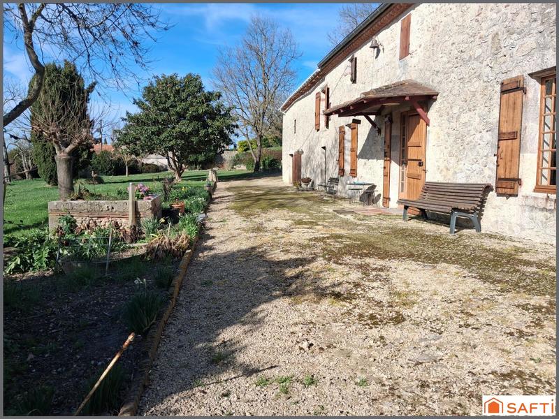 Maison - 205 m² - 6 pièces