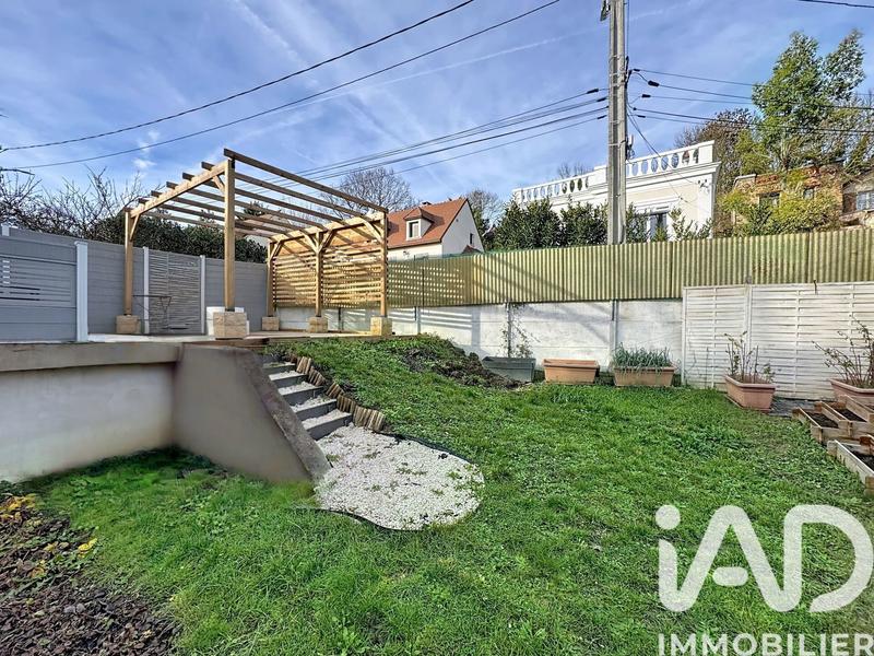 Maison - 157 m² - 8 pièces