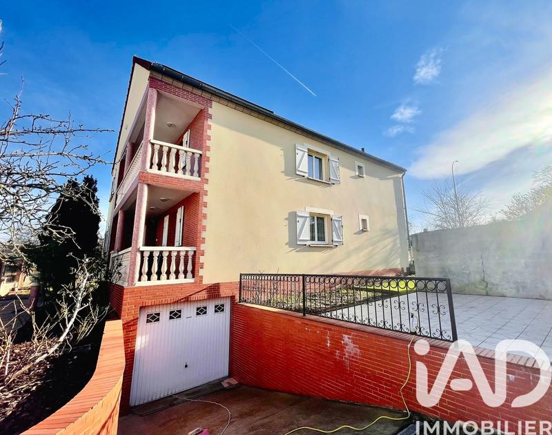 Maison - 215 m² - 8 pièces