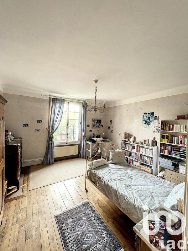 Maison - 252 m² - 11 pièces