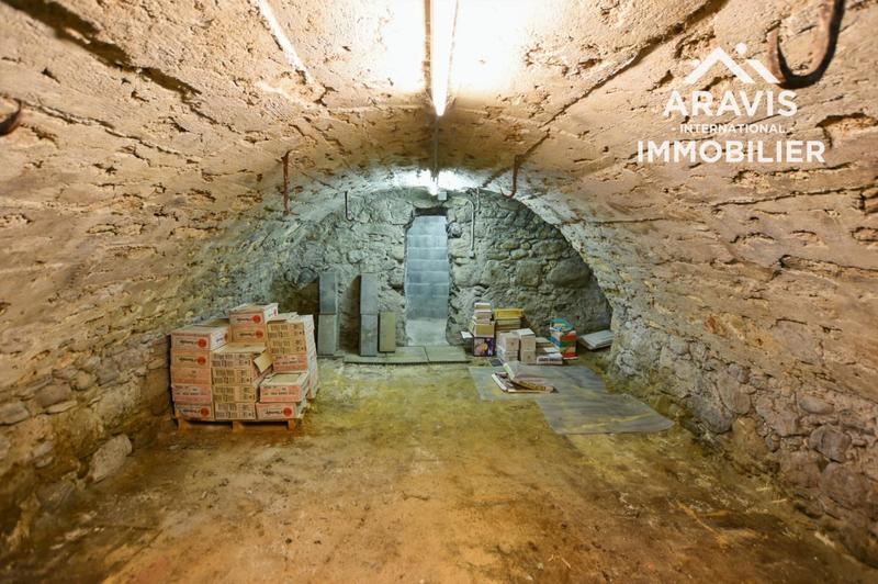 Maison - 180 m² - 7 pièces