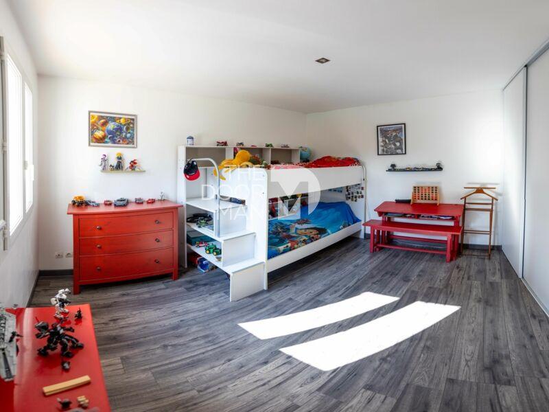 Villa - 167 m² - 6 pièces