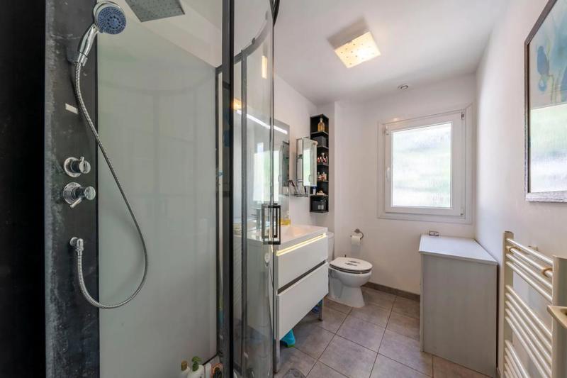 Maison - 239 m² - 12 pièces