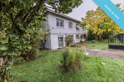 Maison - 180 m² - 7 pièces