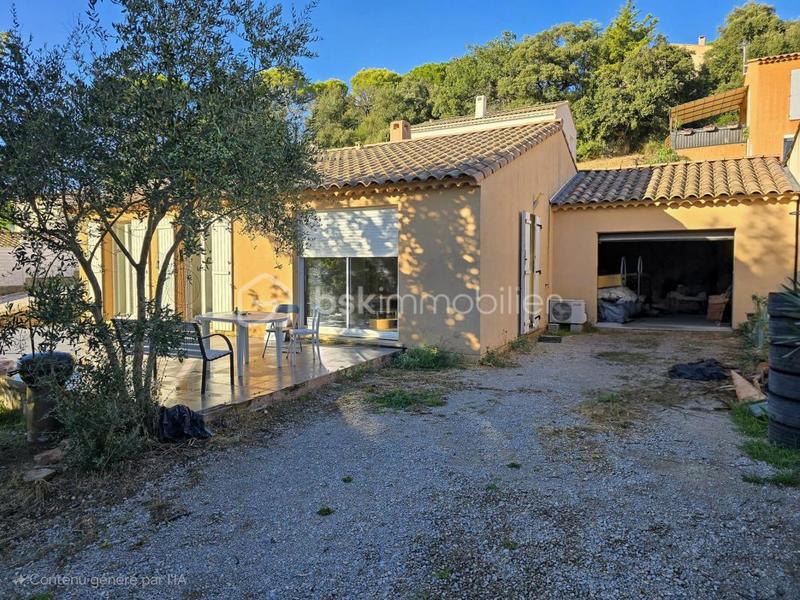 Maison - 99 m² - 5 pièces