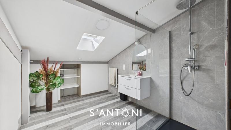 Maison - 161 m² - 7 pièces