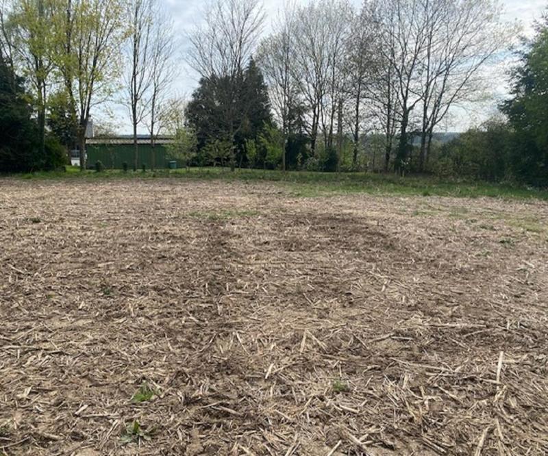 Terrain constructible - 1 075 m²