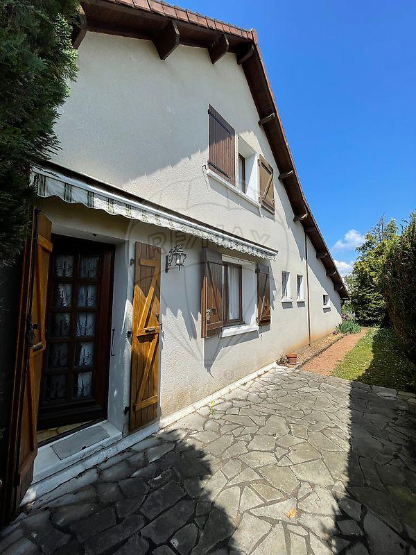 Maison - 152 m² - 6 pièces