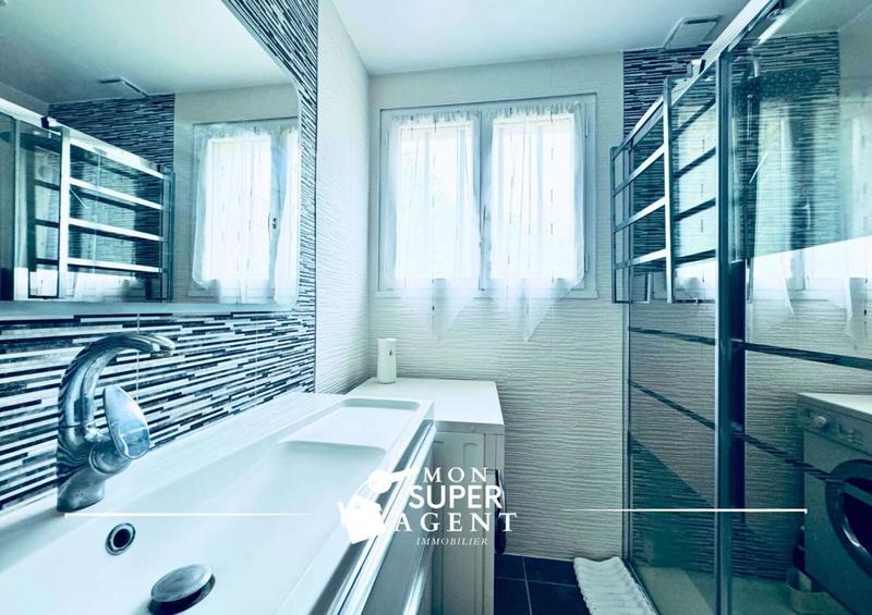 Demeure - 152 m² - 6 pièces